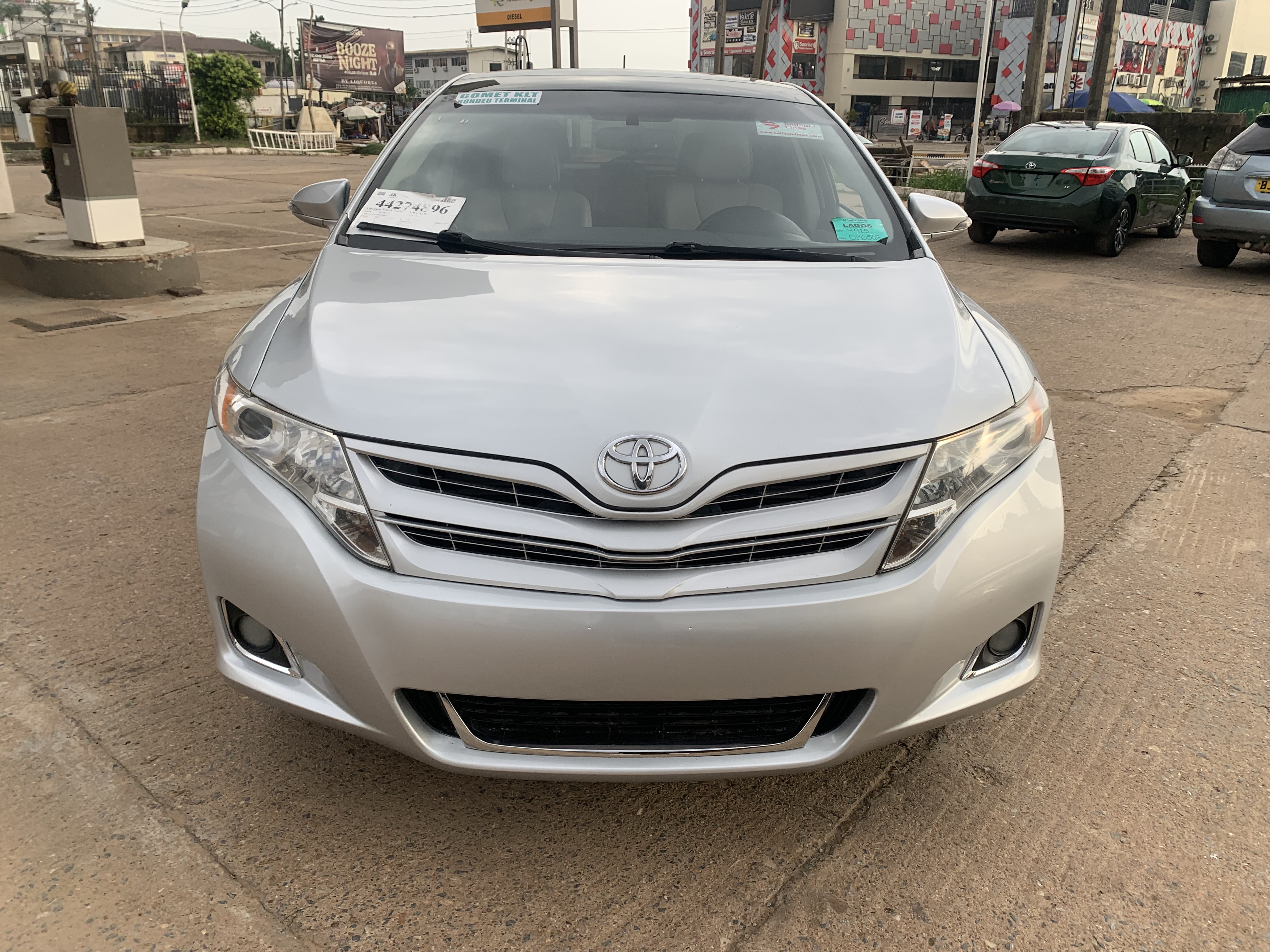 2014 Toyota Venza - Front Exterior View