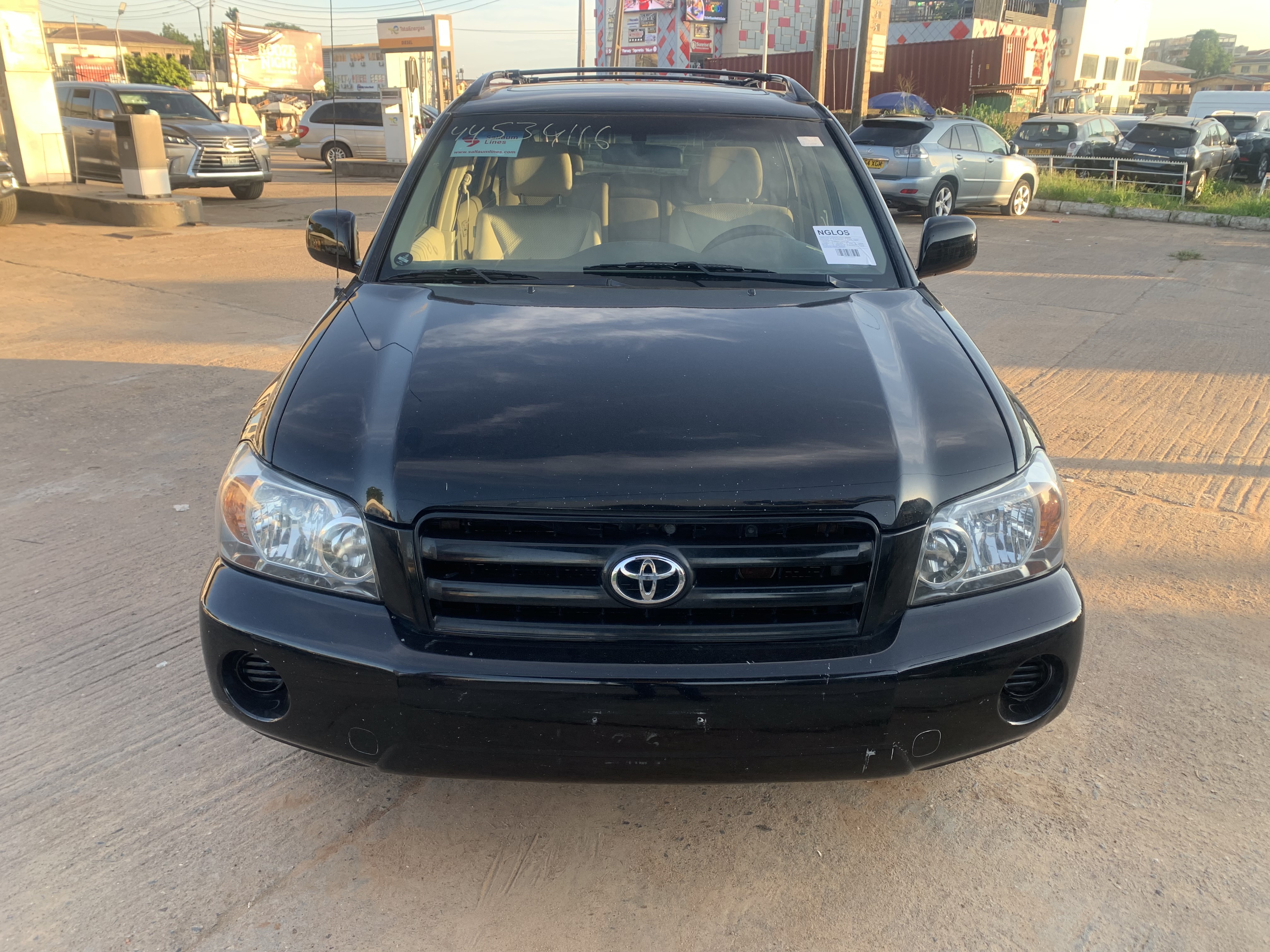 2005 Toyota Highlander - Front Exterior View