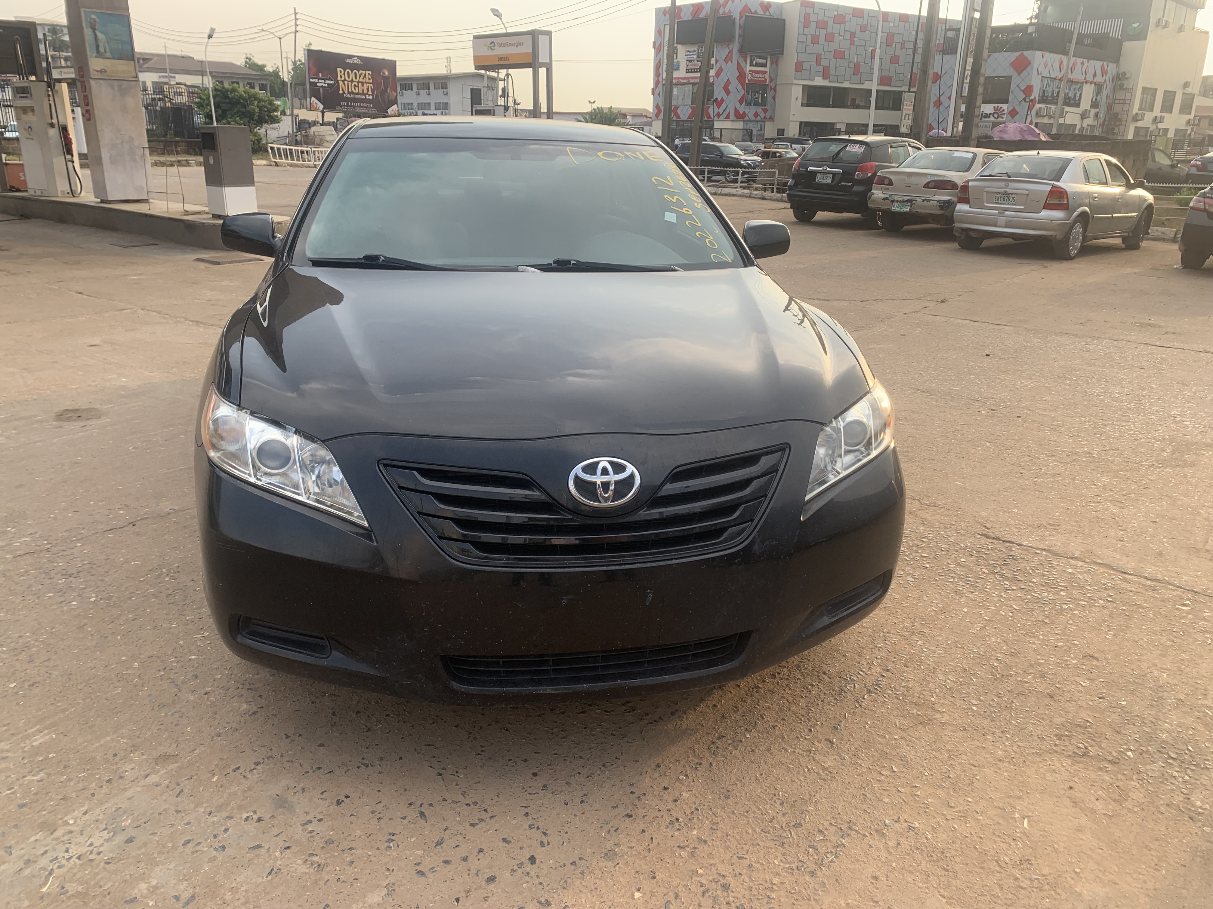 2009 Toyota Camry Le - Front Exterior View